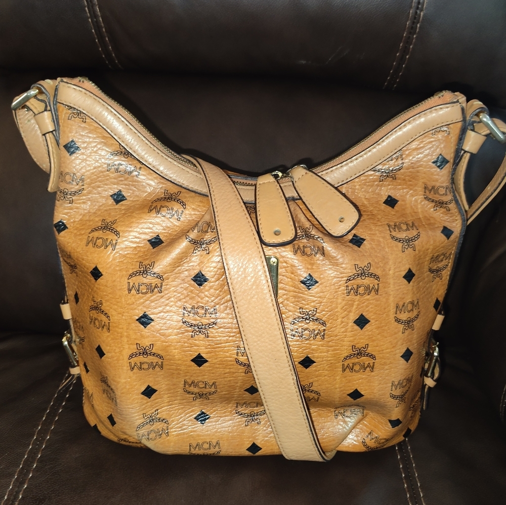 AUTHENTIC MCM VISETOS HOBO COGNAC